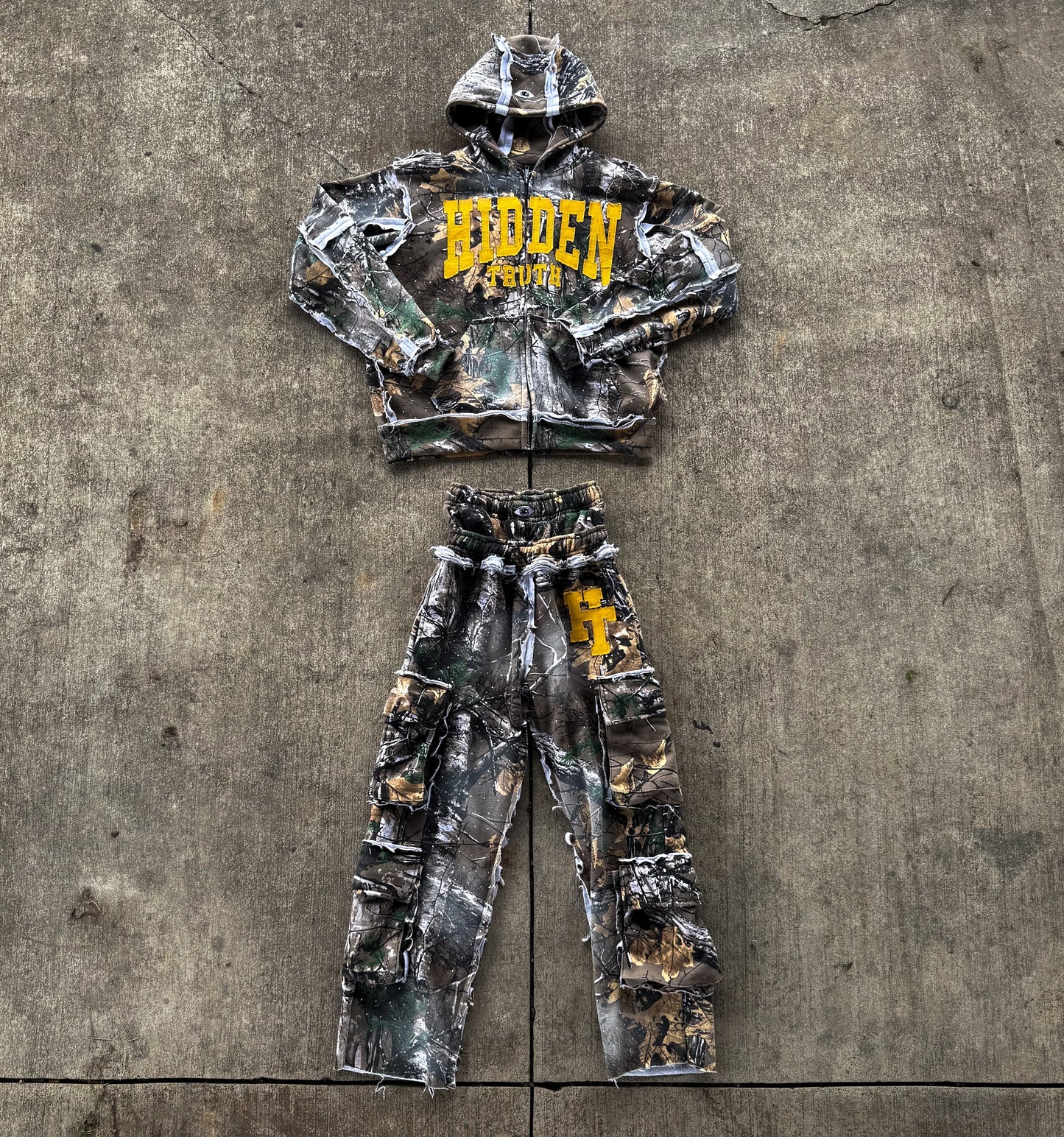 “CAMO” ET TRACKSUIT