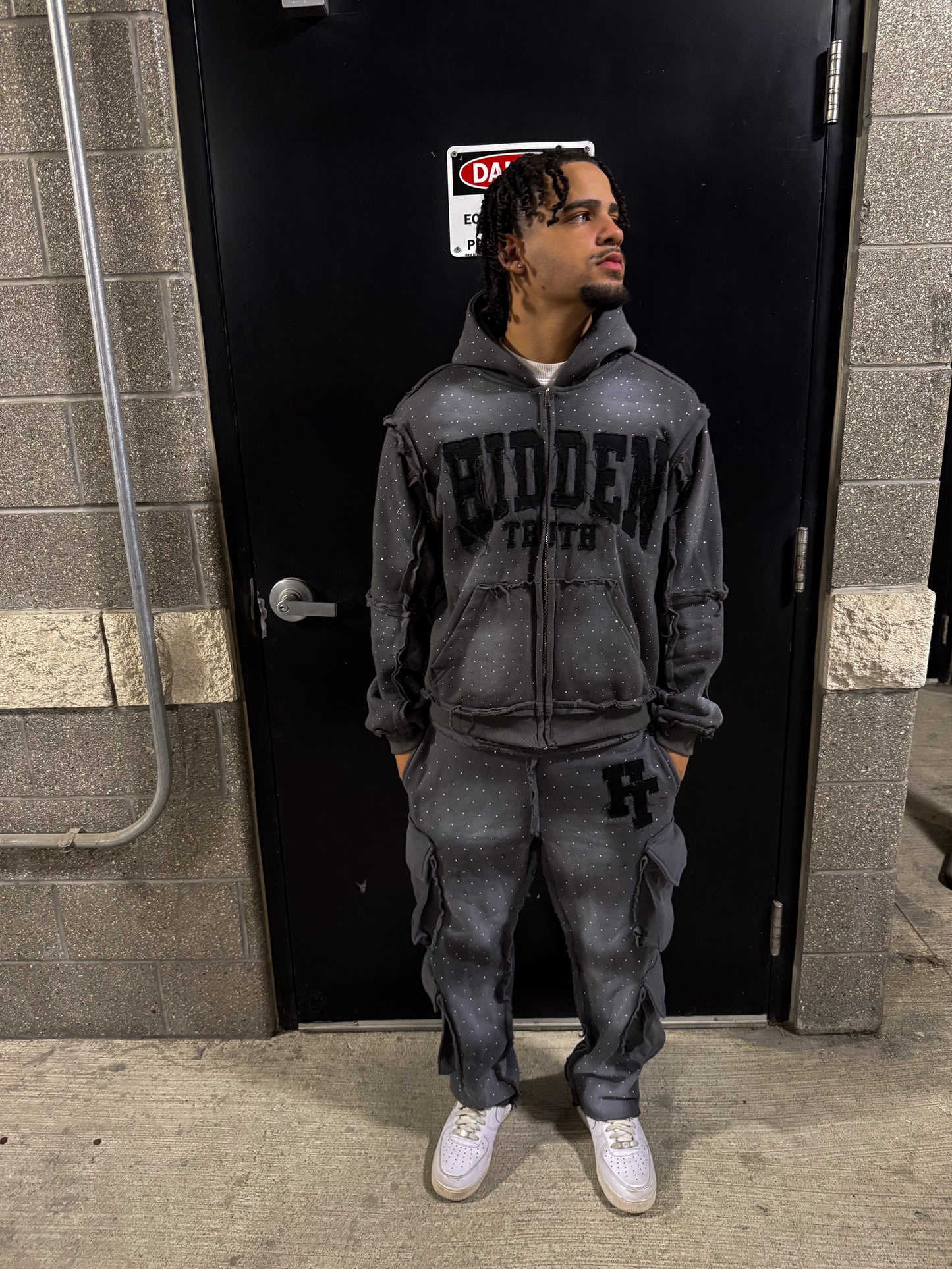 “SMOKE” ET TRACKSUIT