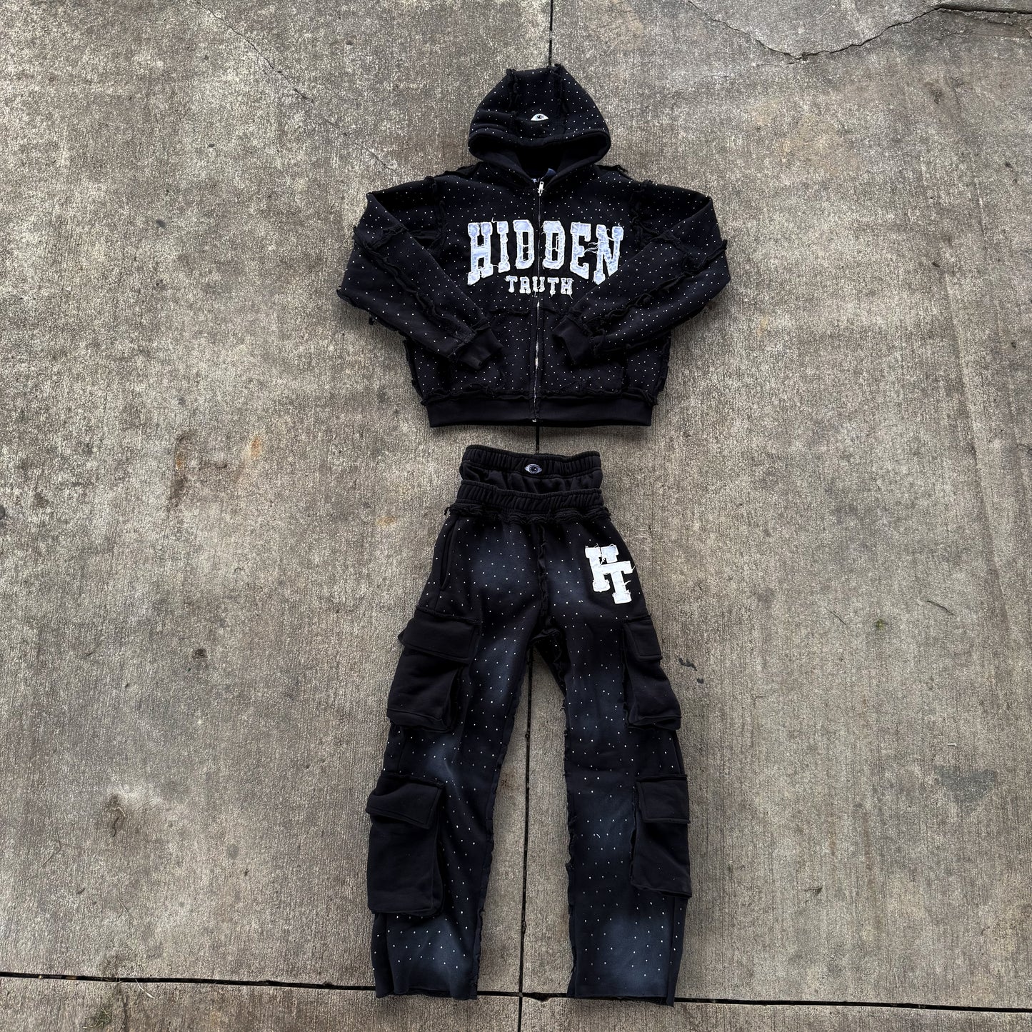 “ONYX” ET SWEATSUIT